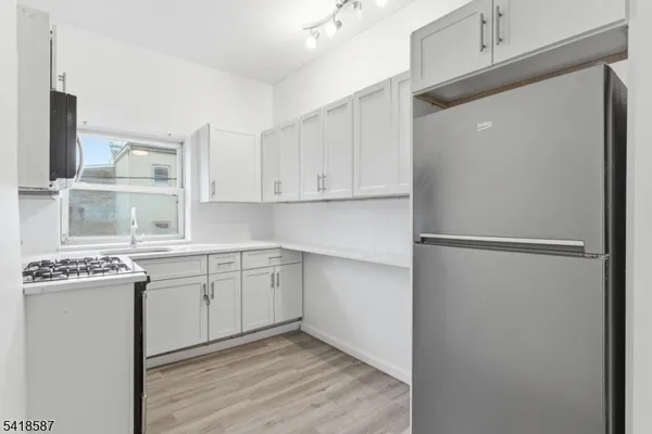$2,000 | 5 Elm Street, Unit 3, Newark, NJ 07102
