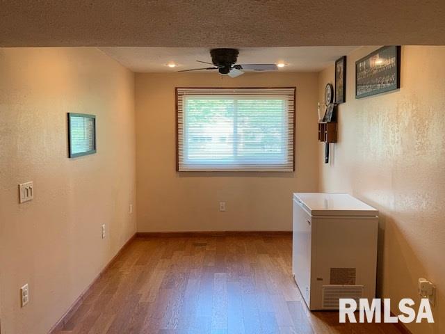 2430 Dunham Street Clinton, IA 52732 - Photo 16 of 24 Gallery Image 16
