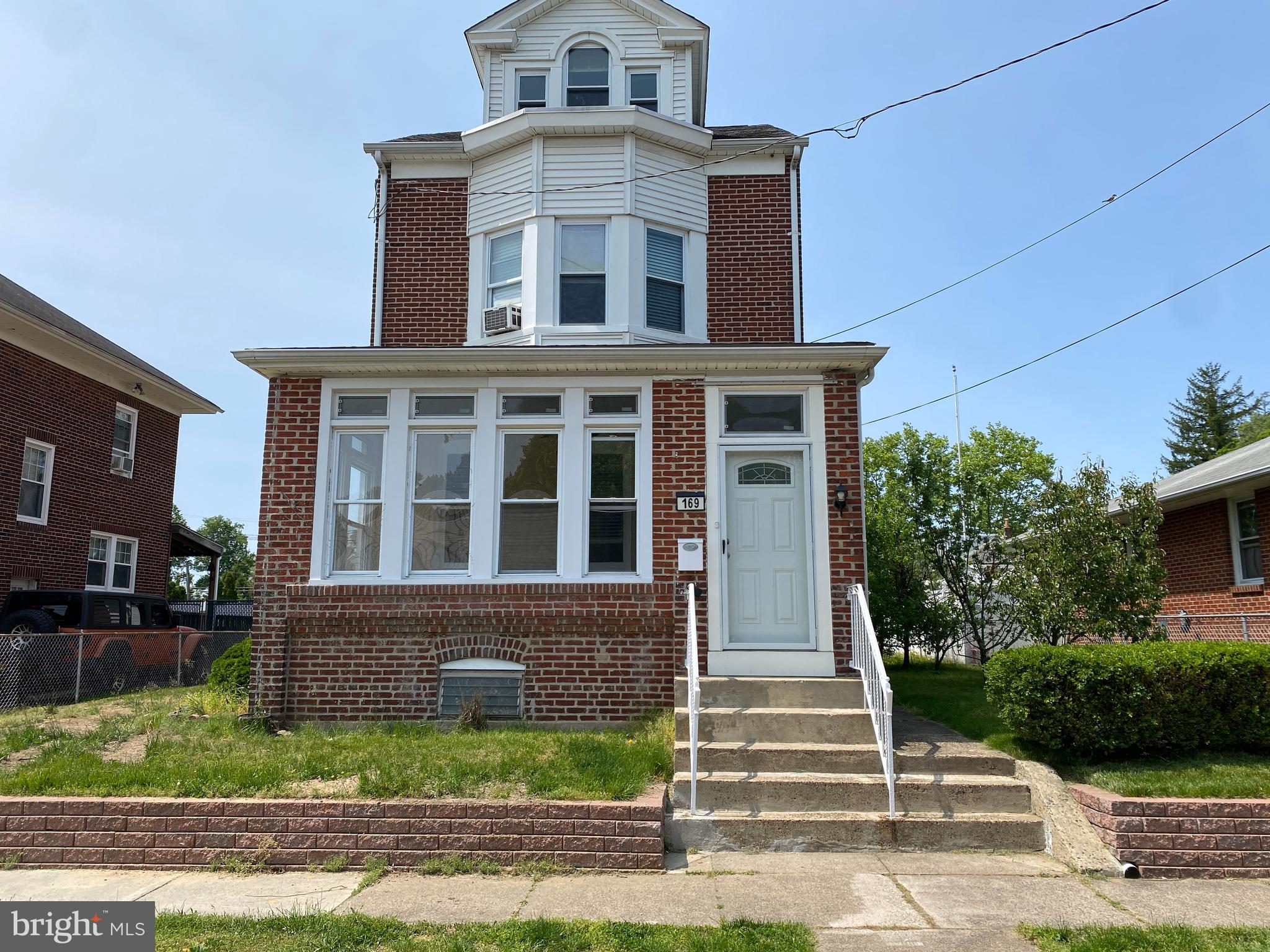 169 Kinsman Road Florence, NJ 08518 - Photo 2 of 21 Gallery Image 2