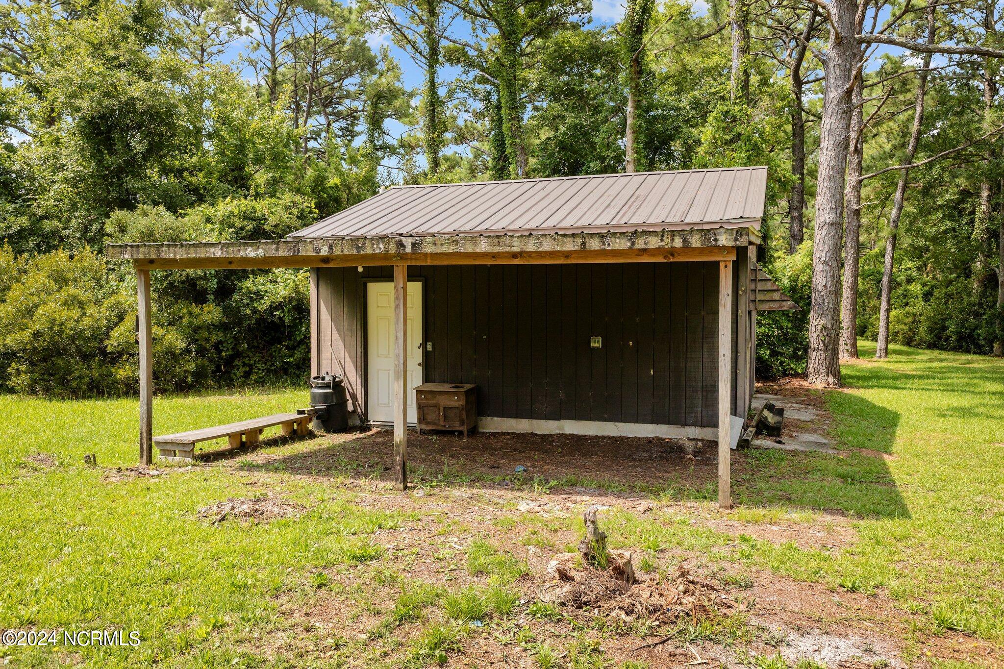157 Airbase Road Atlantic, NC 28511 - Photo 43 of 49 Garage