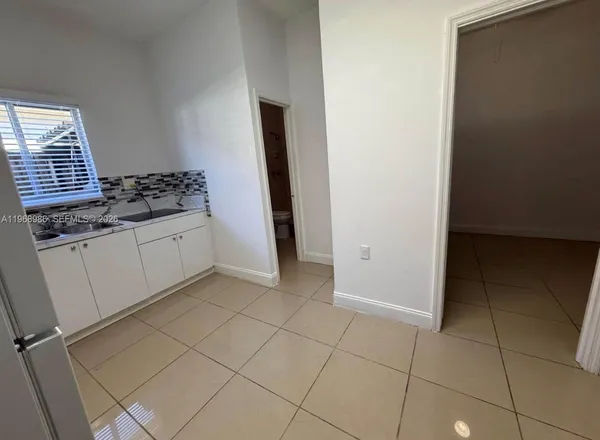 $1,300 | 23160 Southwest 113 Passage, Unit 2, Miami, FL 33170