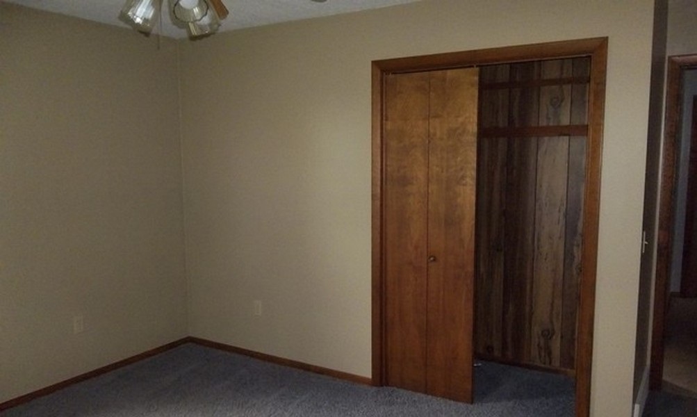 2404 South Nine Mile Road Kawkawlin, MI 48631 - Photo 12 of 21