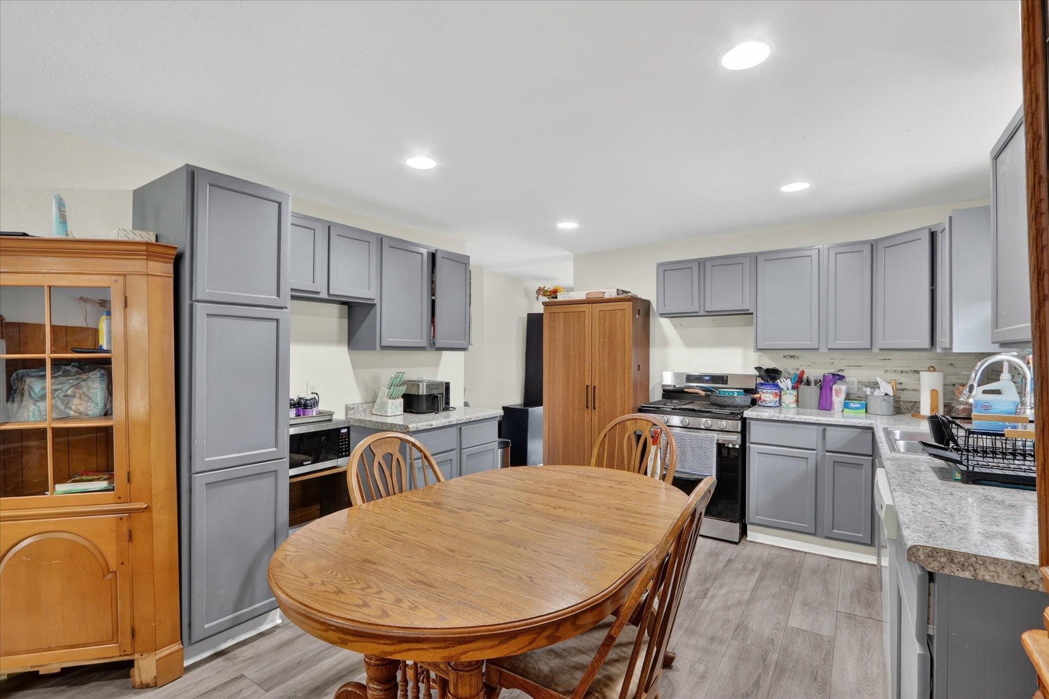 236 Chestnut Avenue Beloit, WI 53511 - Photo 12 of 35