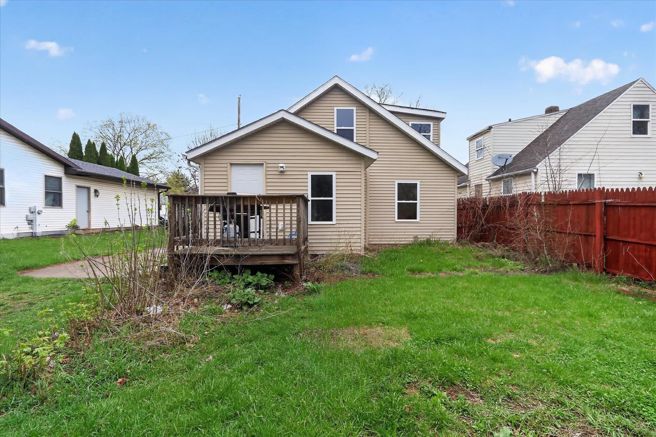 236 Chestnut Avenue Beloit, WI 53511 - Photo 31 of 35