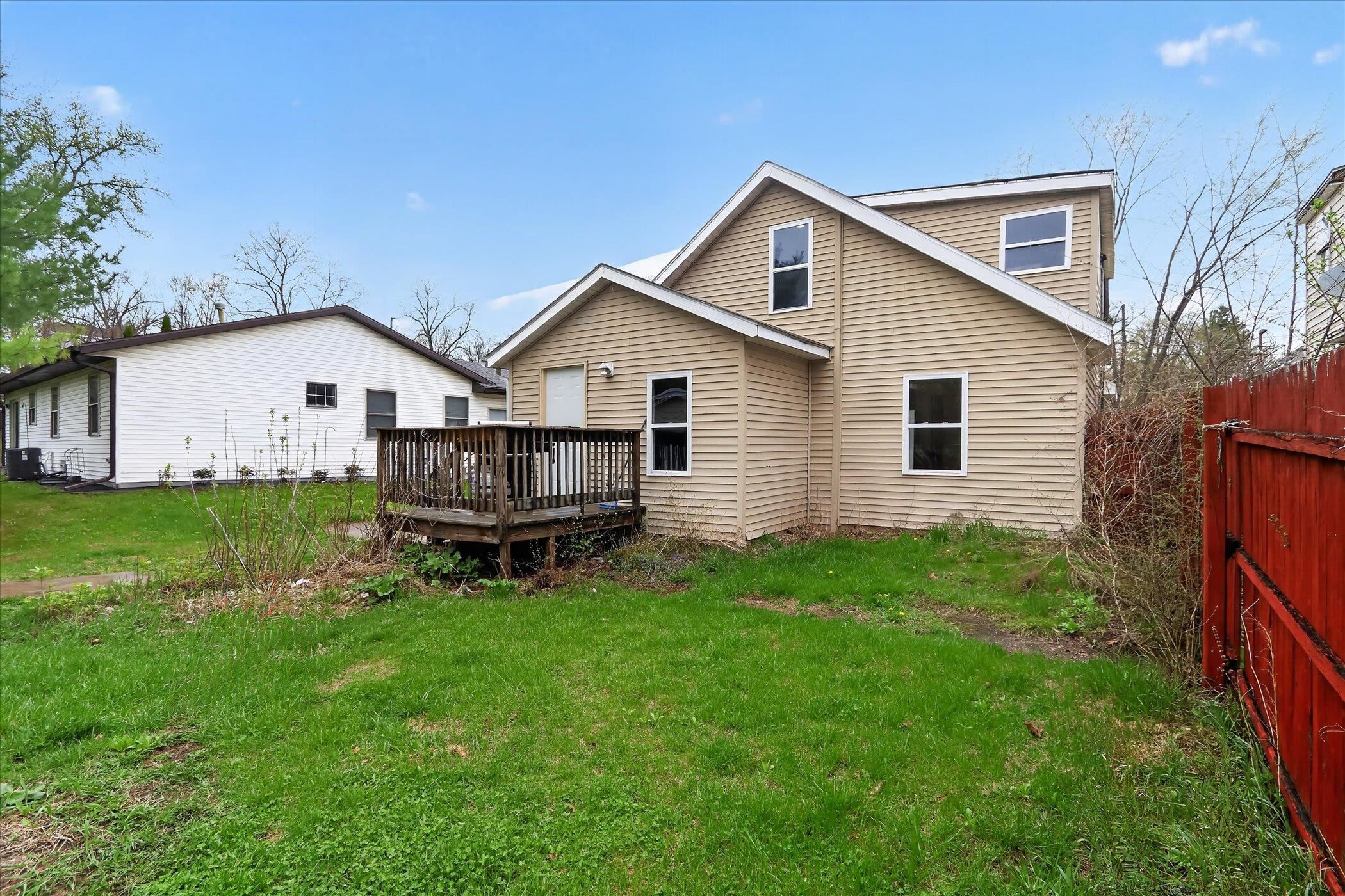 236 Chestnut Avenue Beloit, WI 53511 - Photo 33 of 35