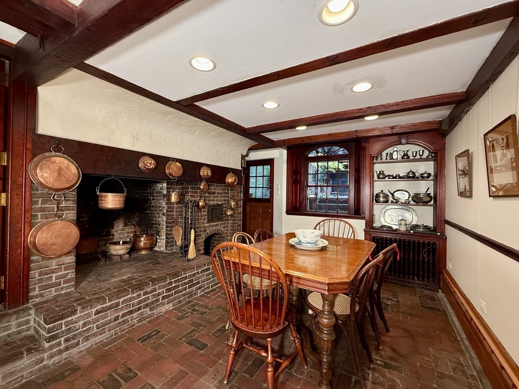 51 Pinckney Street Boston, MA 02114 - Photo 9 of 16 a dining room with furniture and window