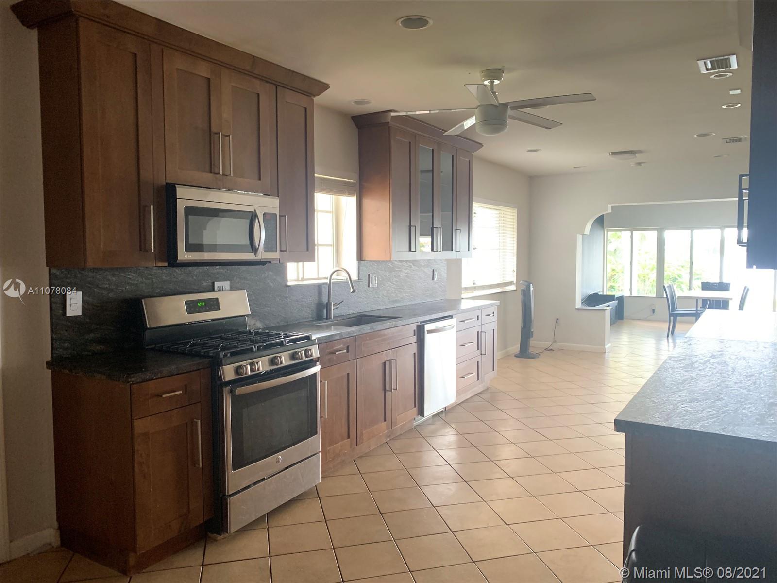 1205 North Biscayne Point Road Miami Beach, FL 33141 - Photo 12 of 31