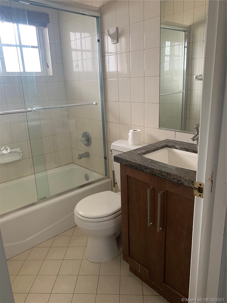 1205 North Biscayne Point Road Miami Beach, FL 33141 - Photo 17 of 31