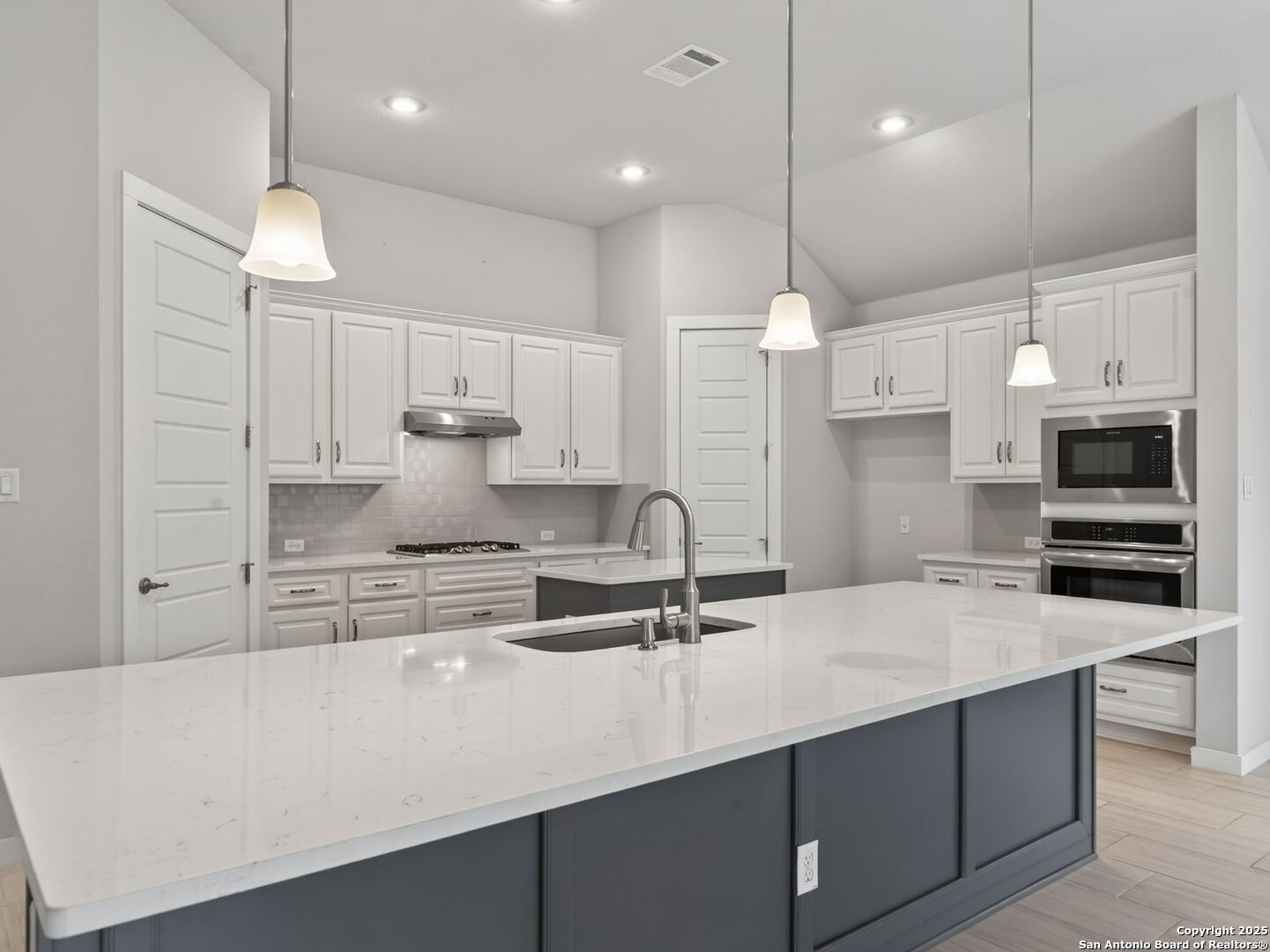 119 Branson Falls Drive Boerne, TX 78006 - Photo 11 of 33