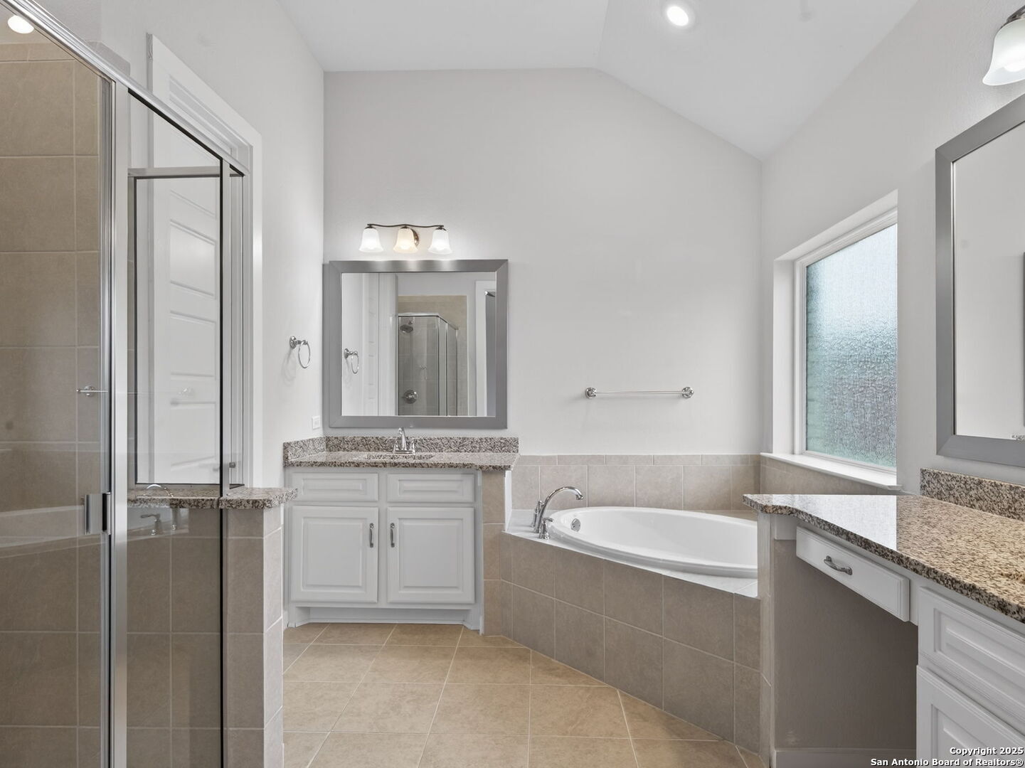 119 Branson Falls Drive Boerne, TX 78006 - Photo 19 of 33