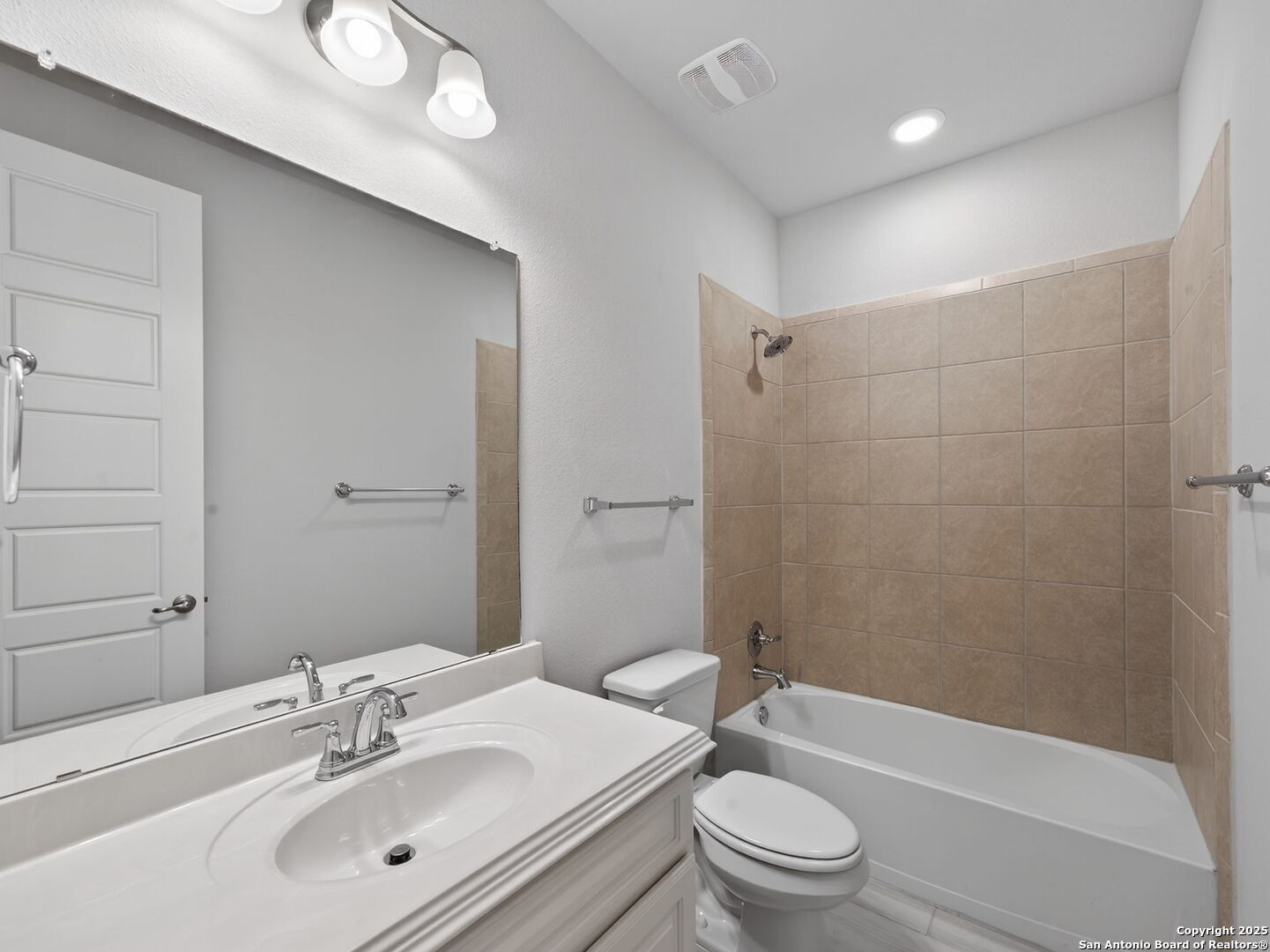 119 Branson Falls Drive Boerne, TX 78006 - Photo 24 of 33