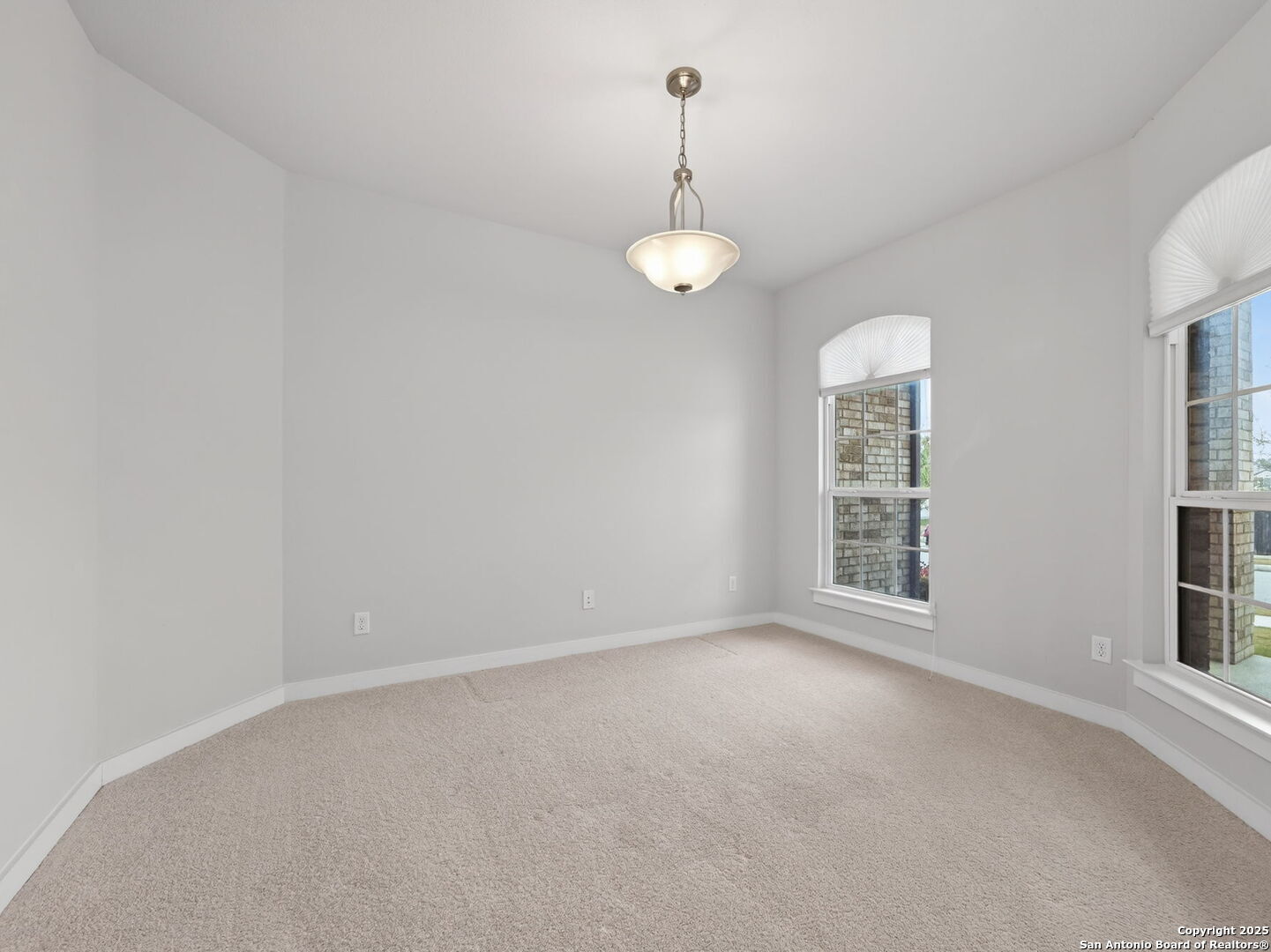 119 Branson Falls Drive Boerne, TX 78006 - Photo 5 of 33