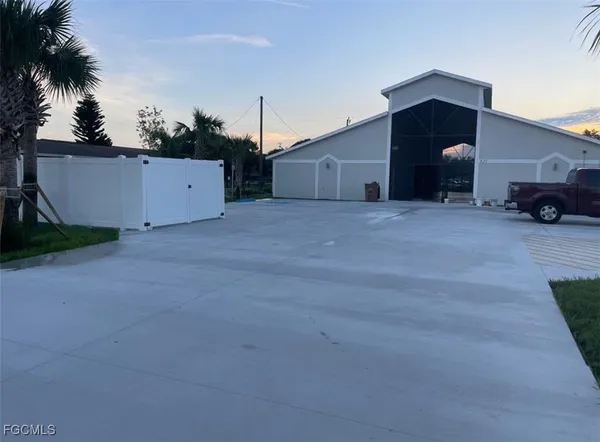 $1,095,000 | 621 Joel Boulevard, Lehigh Acres, FL 33936