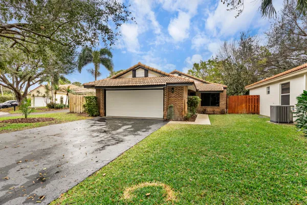 $660,000 | 4165 Northwest 1st Court, Delray Beach, FL 33445