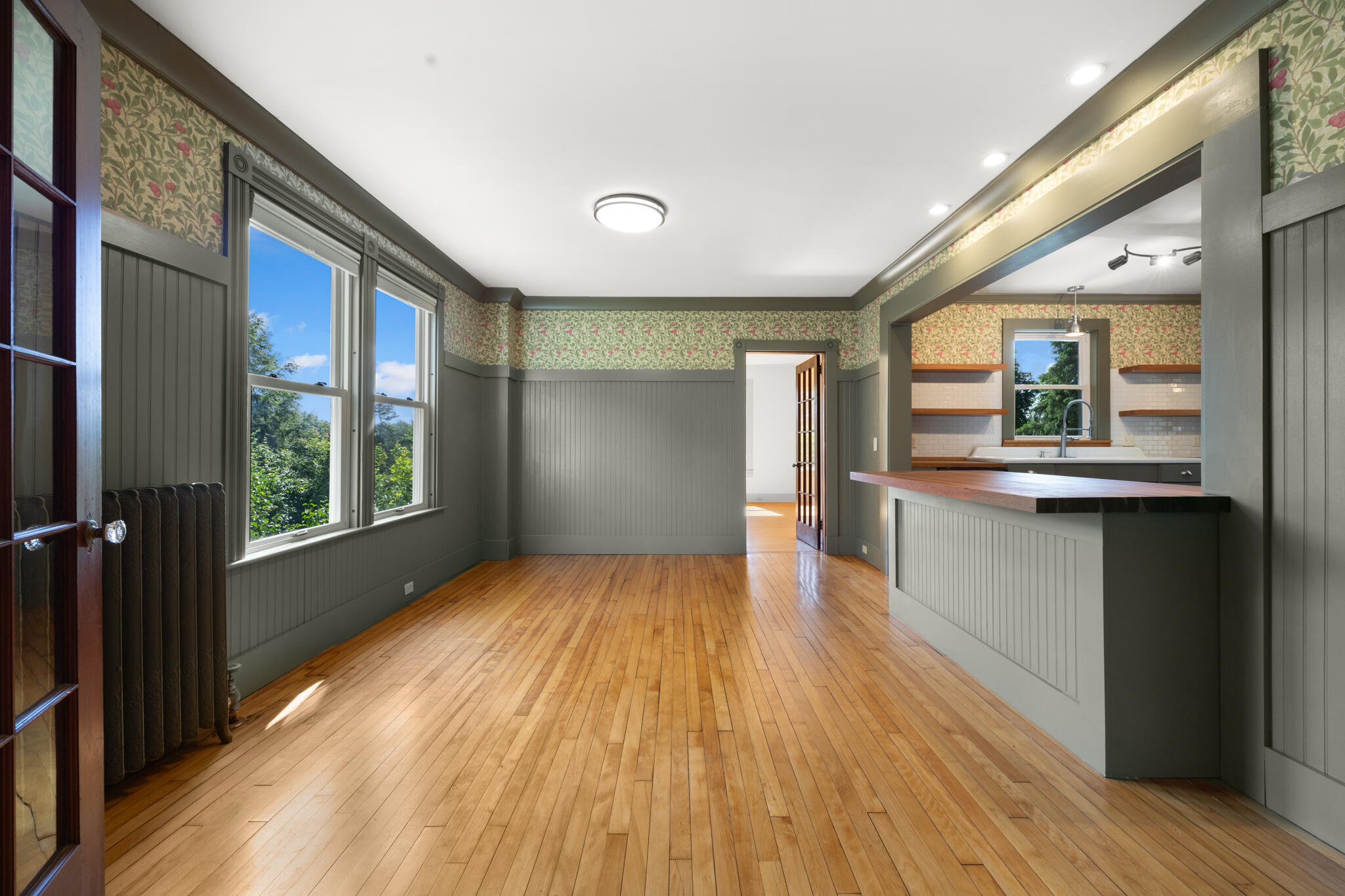 212 Main Street Orono, ME 04473 - Photo 12 of 52 Dinging room