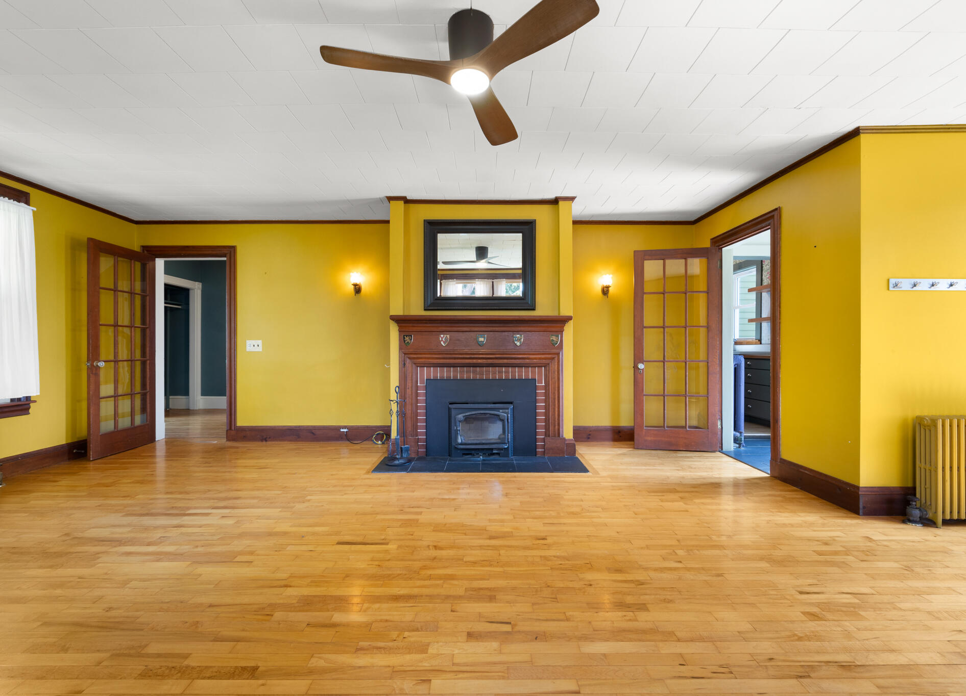 212 Main Street Orono, ME 04473 - Photo 25 of 52 Family Room