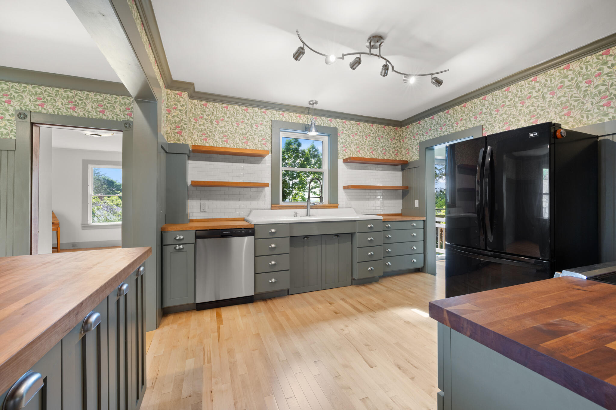 212 Main Street Orono, ME 04473 - Photo 6 of 52 Ktichen