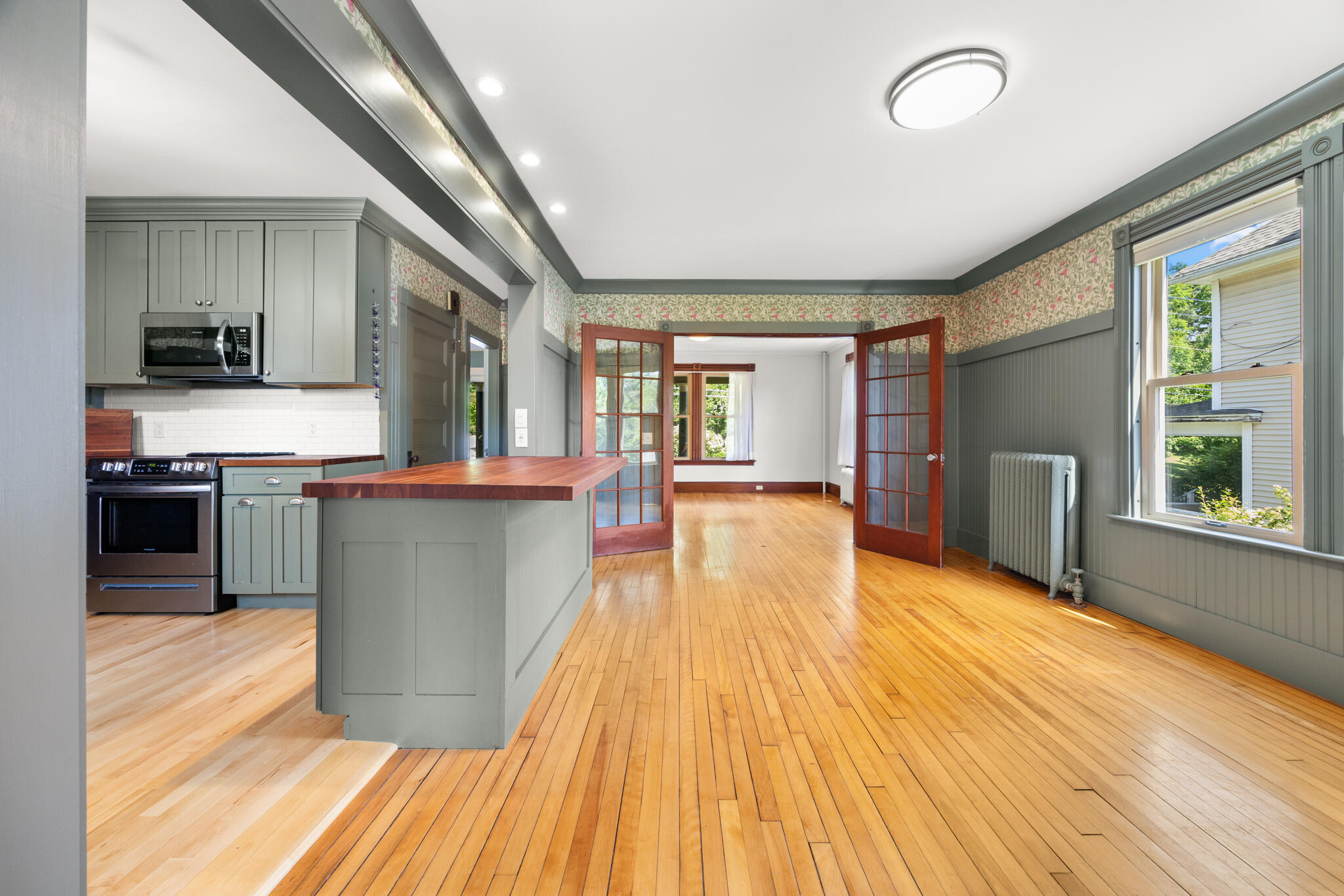 212 Main Street Orono, ME 04473 - Photo 10 of 52 Dining room