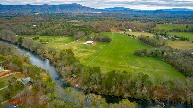 $229,000 | 2 Reynolds Bridge Road, Benton, TN 37307