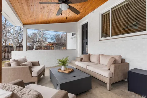 a house view with a outdoor space