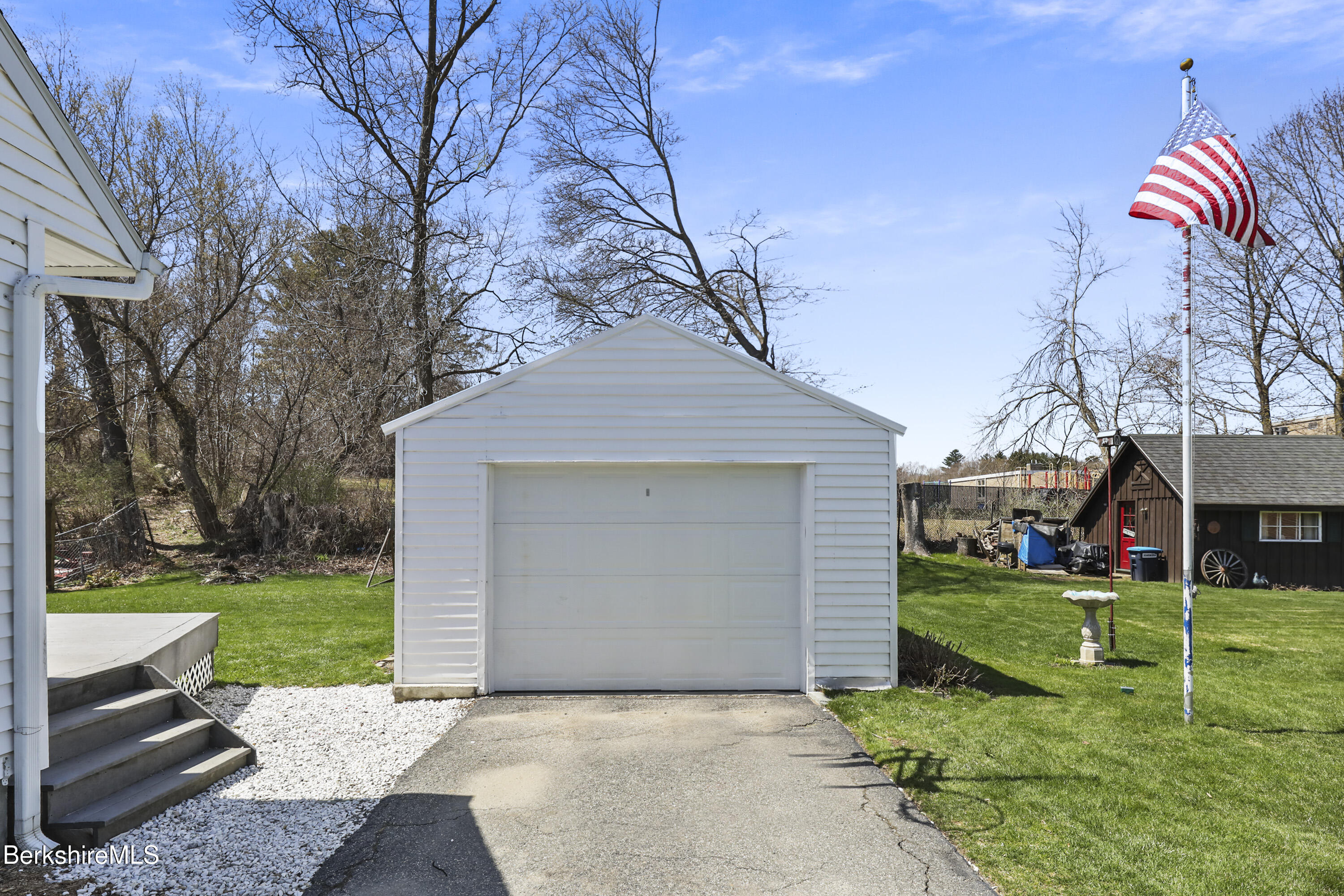 28 State Street Pittsfield, MA 01201 - Photo 38 of 42 210 Garage
