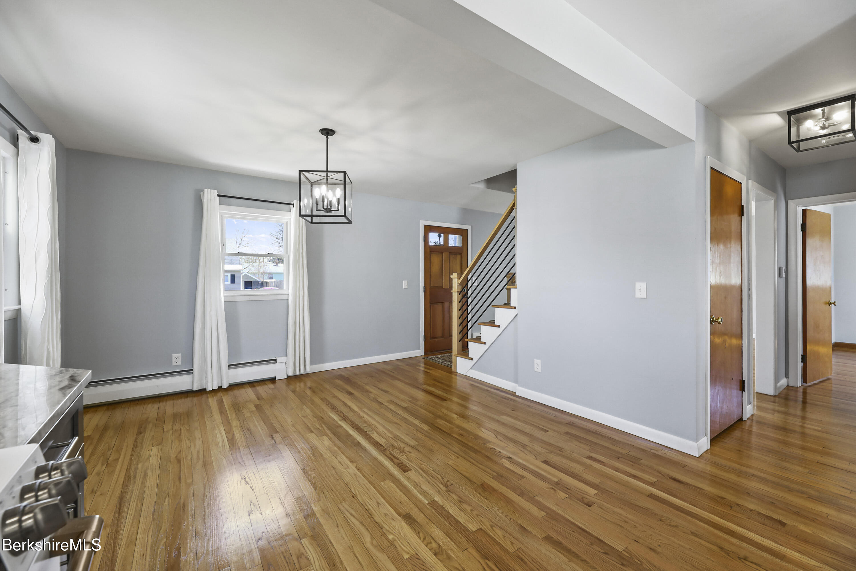28 State Street Pittsfield, MA 01201 - Photo 10 of 42 55 Dining Room