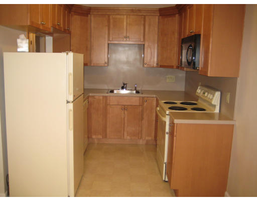 62 Jacqueline Road, Unit 12 Waltham, MA 02452 - Photo 4 of 14 Gallery Image 4