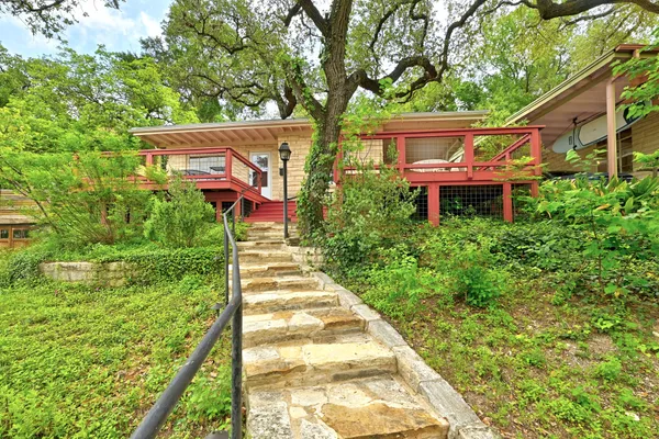 $725,000 | 2003 Alameda Drive, Austin, TX 78704