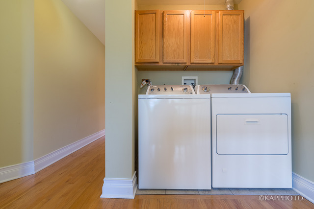 1270 Georgetown Way Vernon Hills, IL 60061 - Photo 23 of 25 a utility room with dryer and washer