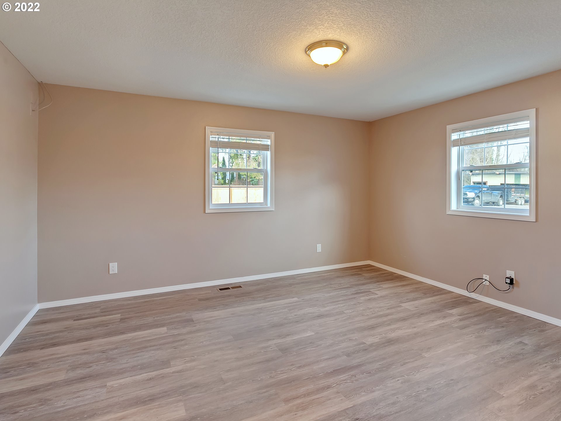9230 Northeast Levee Road Portland, OR 97211 - Photo 13 of 32 Gallery Image 13