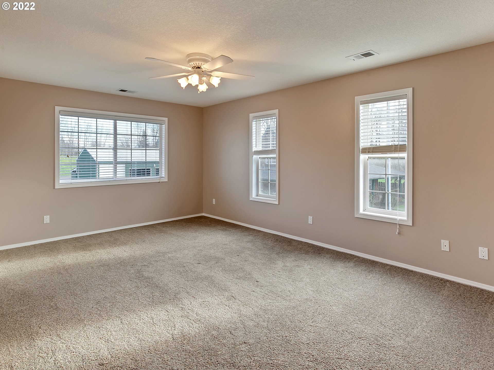 9230 Northeast Levee Road Portland, OR 97211 - Photo 16 of 32 Primary Bedroom