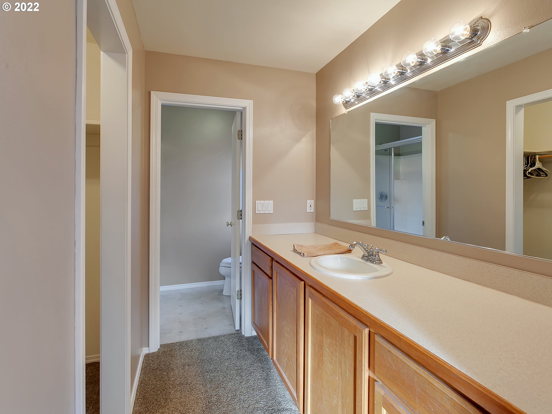 9230 Northeast Levee Road Portland, OR 97211 - Photo 18 of 32 Bathroom, Attached