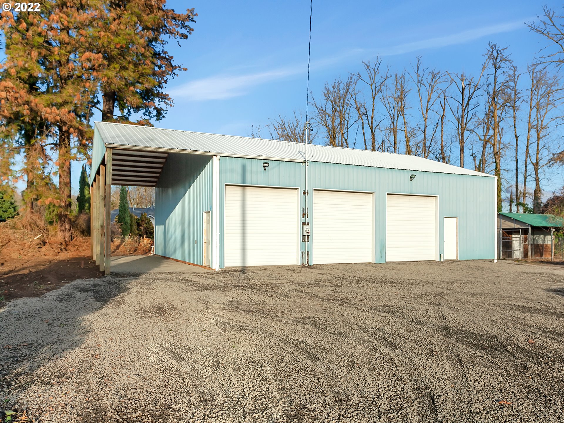 9230 Northeast Levee Road Portland, OR 97211 - Photo 25 of 32 Shop