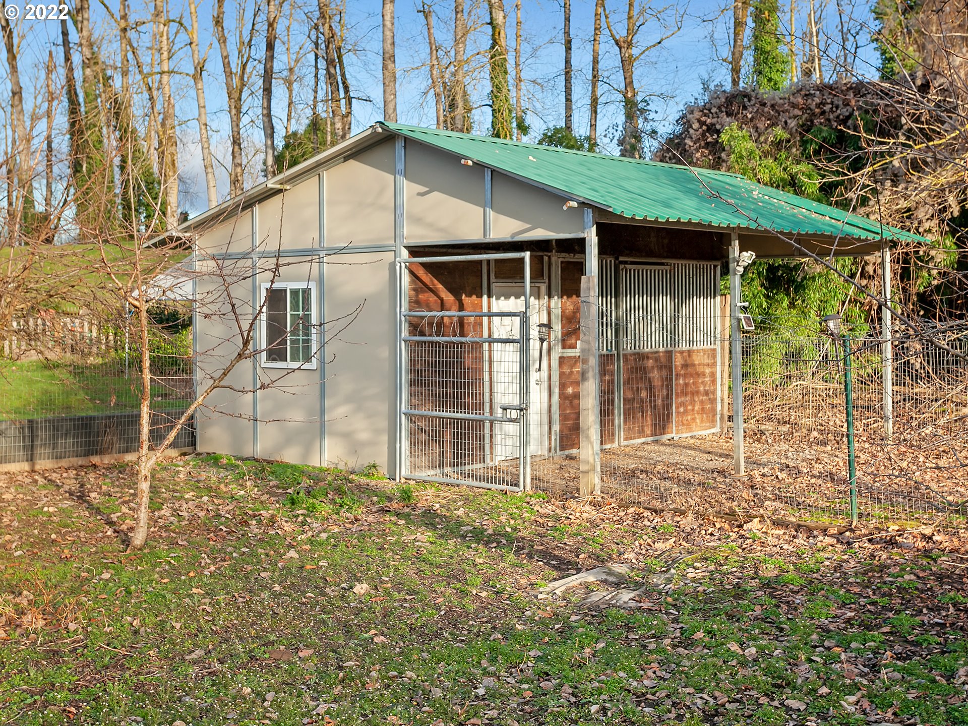 9230 Northeast Levee Road Portland, OR 97211 - Photo 27 of 32 Stable
