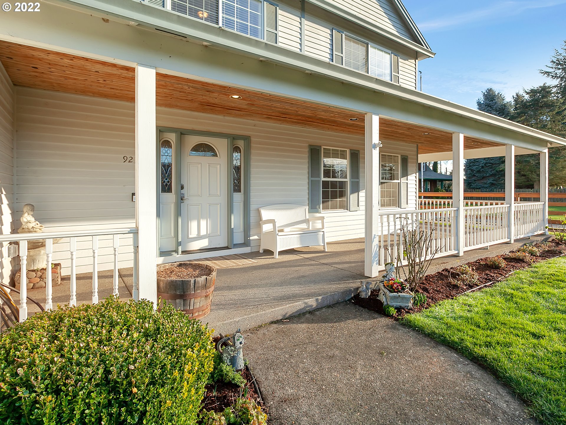9230 Northeast Levee Road Portland, OR 97211 - Photo 4 of 32 Covered Porch