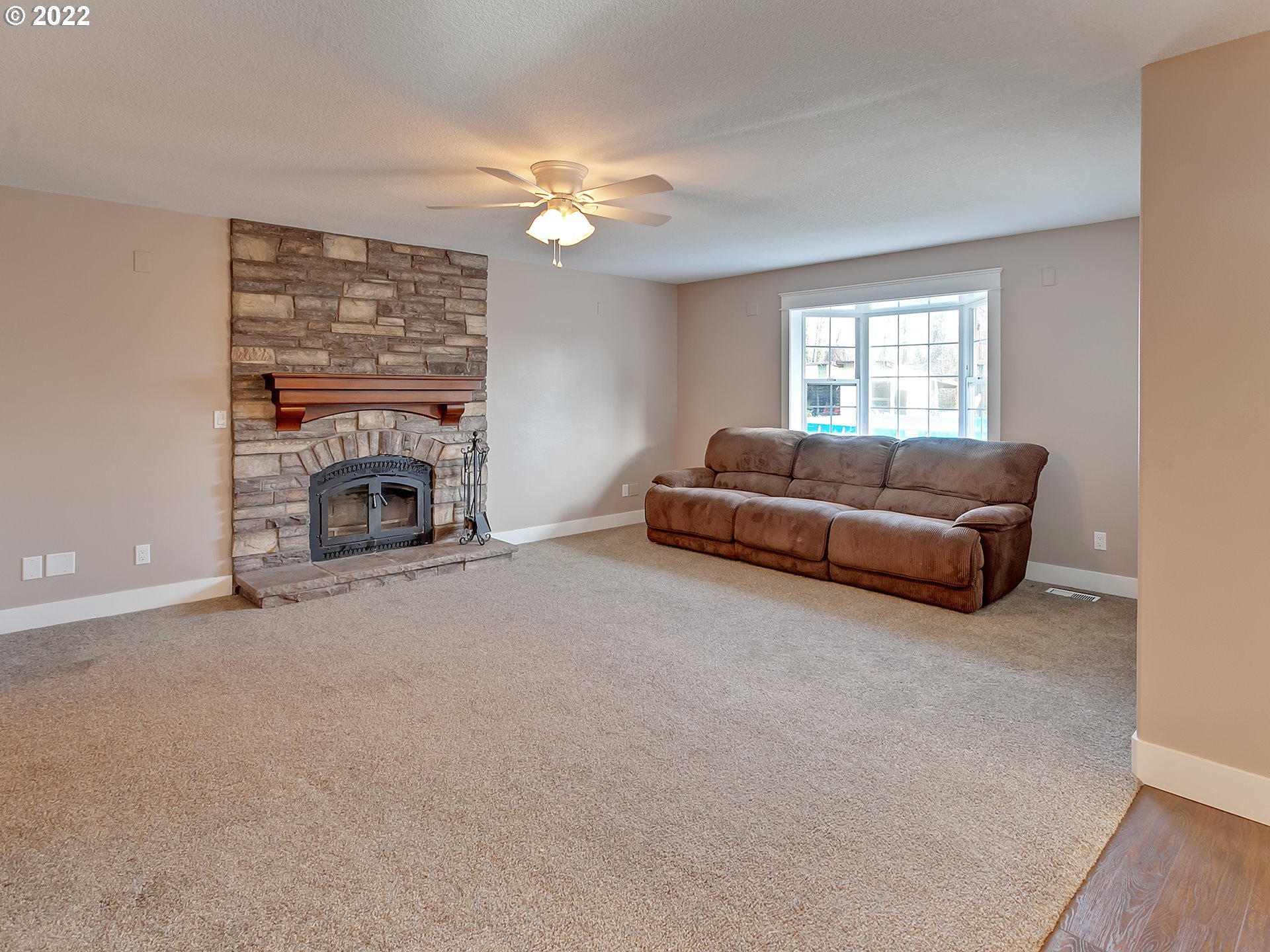 9230 Northeast Levee Road Portland, OR 97211 - Photo 7 of 32 Family Room
