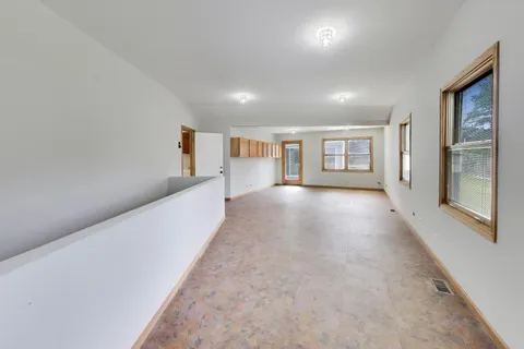 $649,000 | 8 Hampton Court, Mundelein, IL 60060
