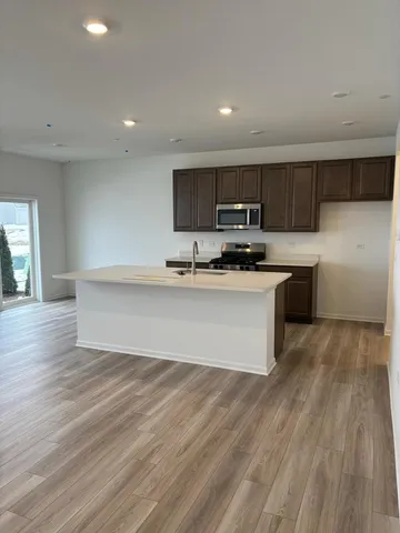 $2,850 | 450 Hathaway Lane, Unit 450, Oswego, IL 60543