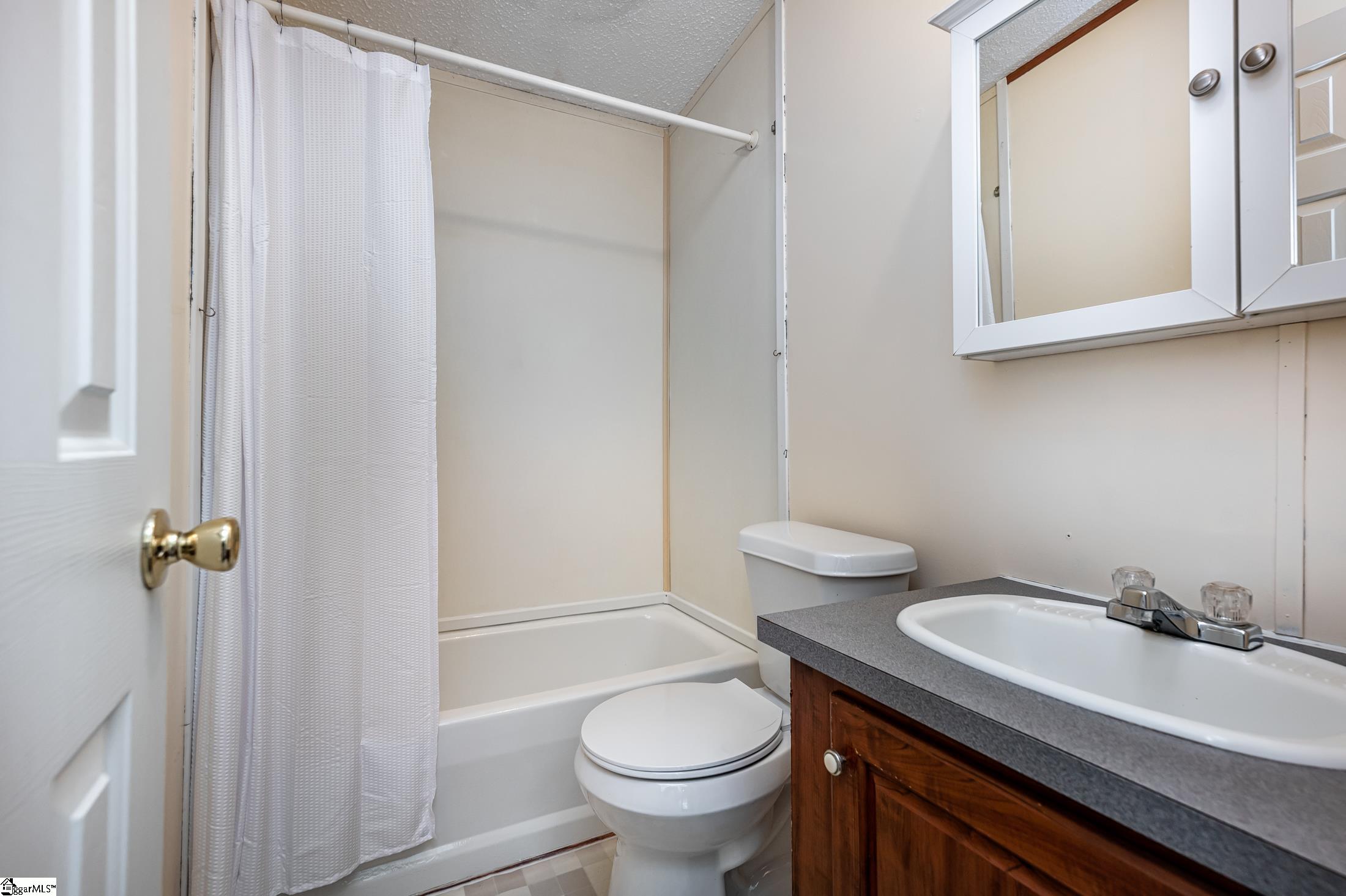1121 Blount Road Belton, SC 29627 - Photo 12 of 32