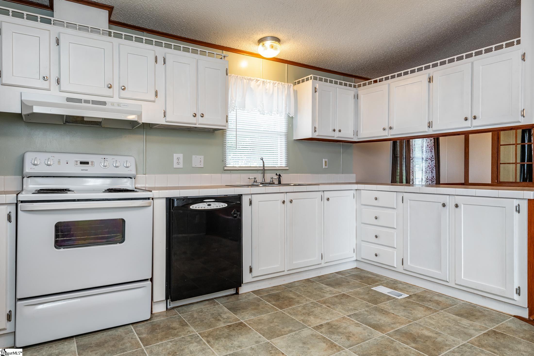 1121 Blount Road Belton, SC 29627 - Photo 16 of 32