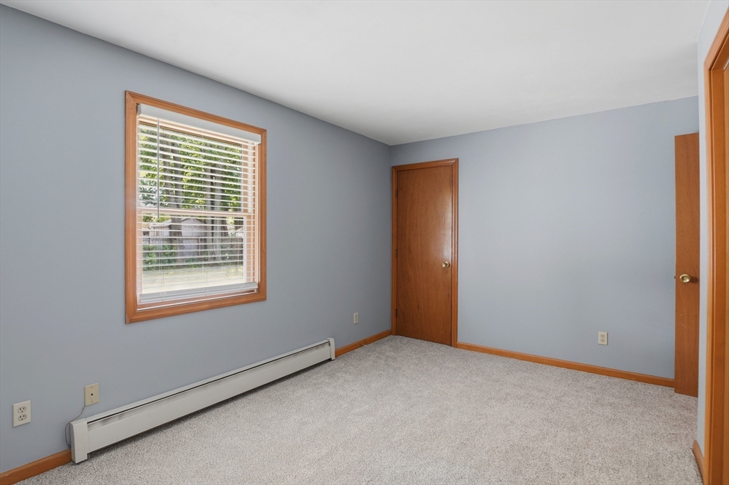 29 Rosella Street Springfield, MA 01118 - Photo 20 of 36