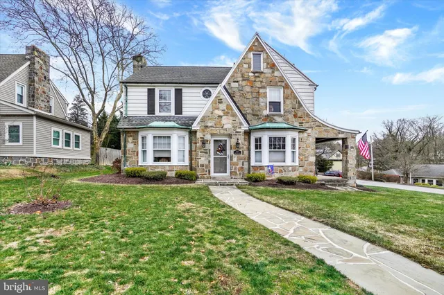 $429,900 | 300 Pine Hill Lane, York, PA 17403