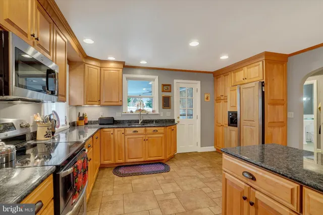 $429,900 | 300 Pine Hill Lane, York, PA 17403