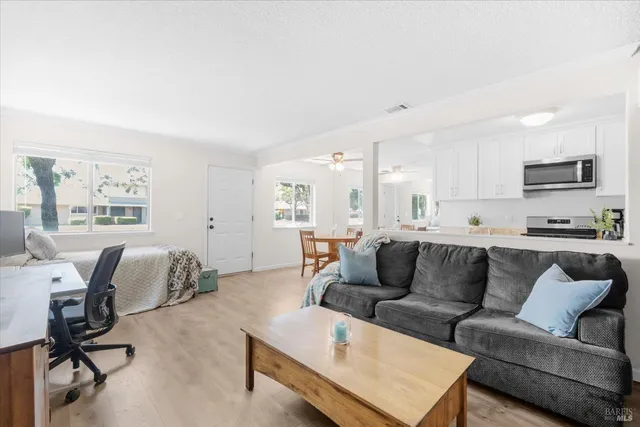 $250,000 | 1967 Southwood Drive, Unit 2, Vacaville, CA 95687