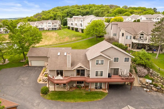 $575,000 | N2783 Summerville Park Road, Lodi, WI 53555