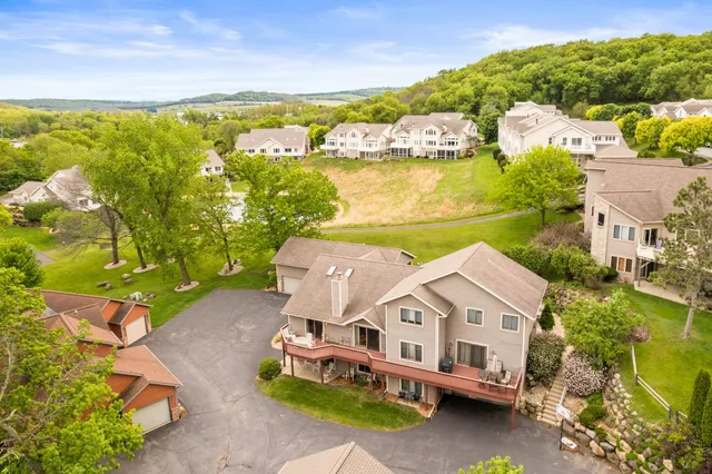 $575,000 | N2783 Summerville Park Road, Lodi, WI 53555