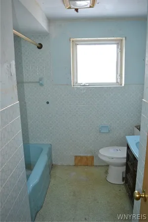 $174,900 | 208 West Elmview Avenue, Lackawanna, NY 14218