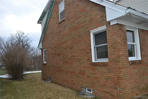 $174,900 | 208 West Elmview Avenue, Lackawanna, NY 14218