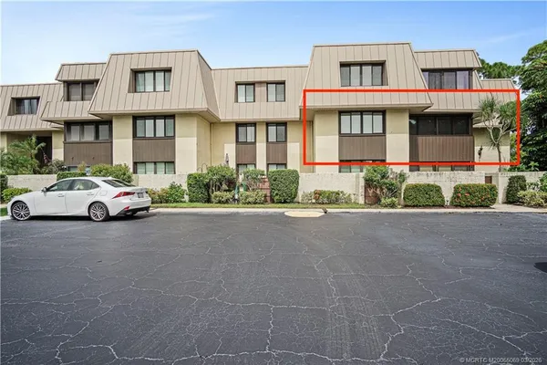 a view of multiple houses