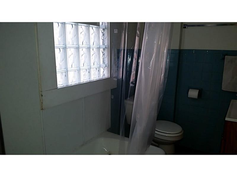 125 Burrows Street Pittsburgh, PA 15213 - Photo 12 of 18 Full Bath.
